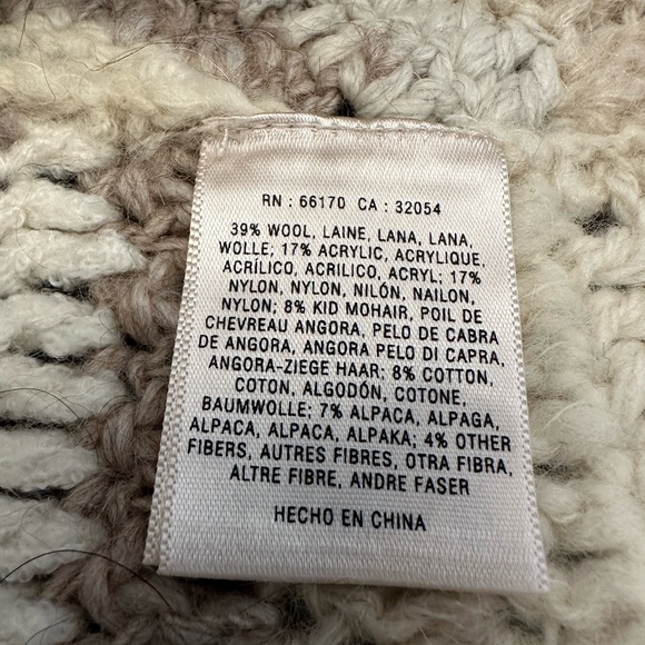 Far Away from Close Atacam sweater - Picture 9 of 11